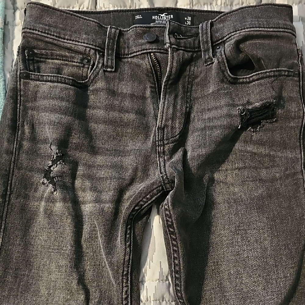 Hollister Men's Gray Distressed Skinny Jeans